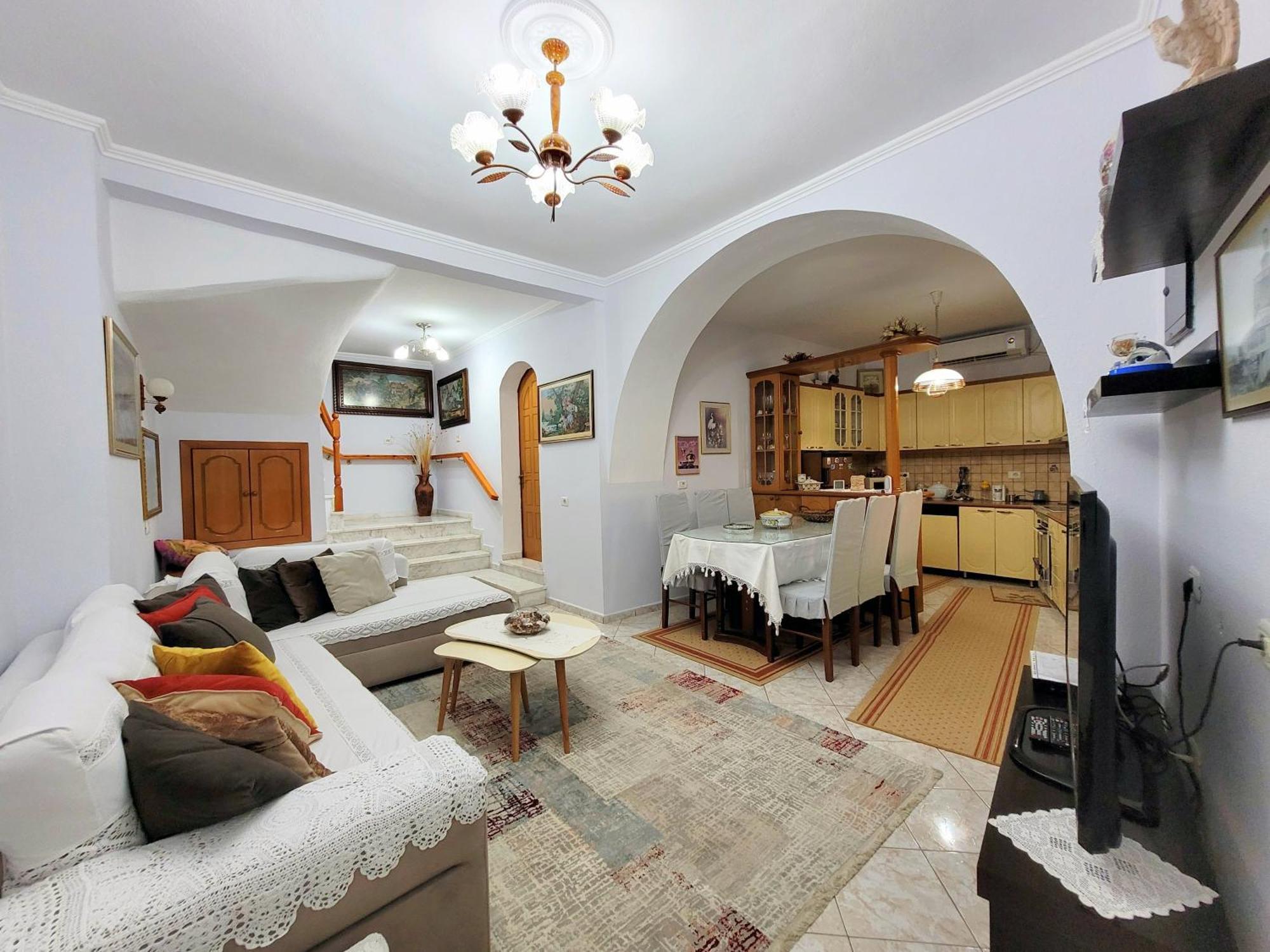 Marbi Guest House Gjirokastër Eksteriør billede