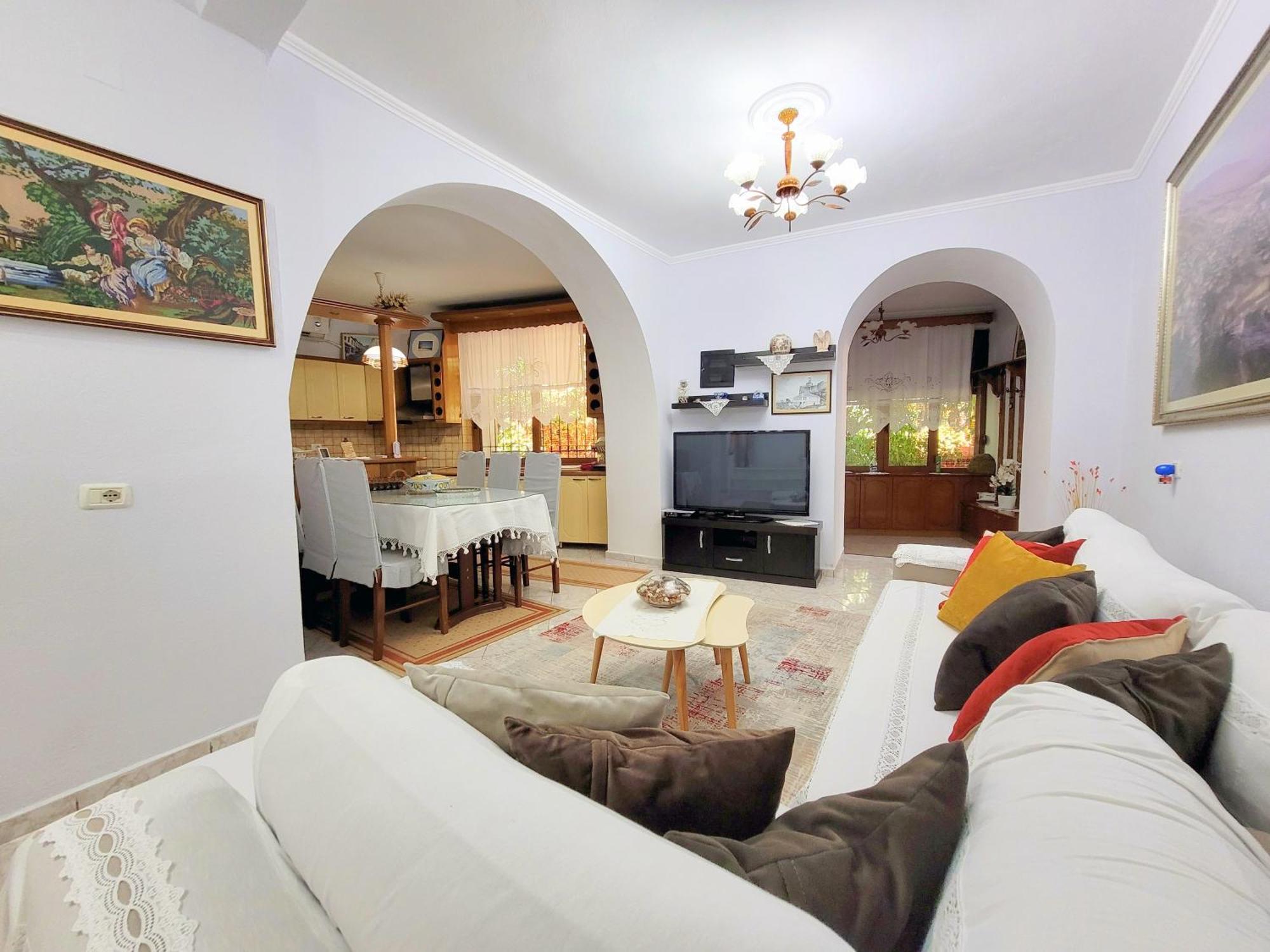 Marbi Guest House Gjirokastër Eksteriør billede